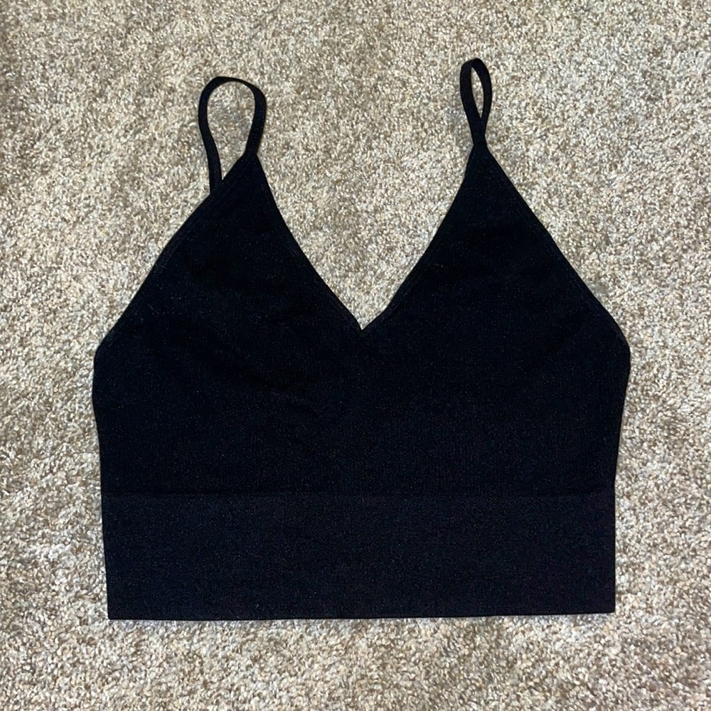 Seamless black crop top